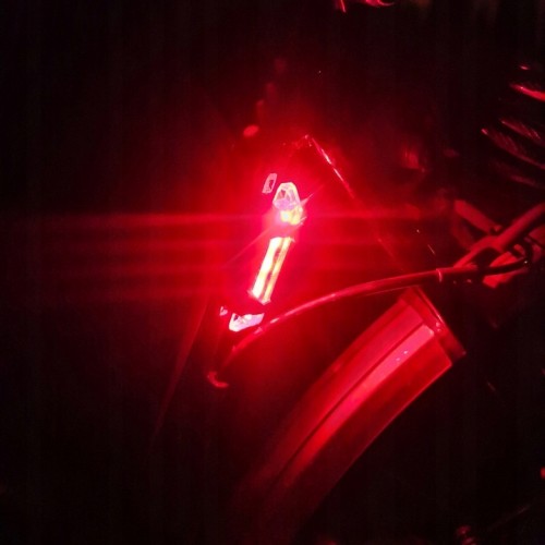 Lampka na rower tylna LED z przewodem Usb 4 tryby świecenia