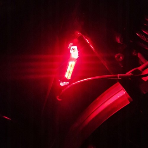Lampka na rower tylna LED z przewodem Usb 4 tryby świecenia