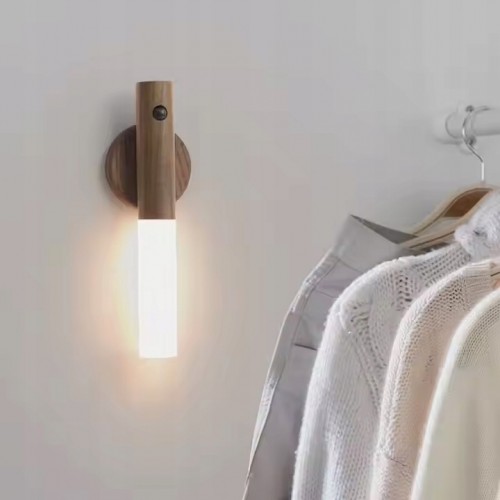 BEZPRZEWODOWA LAMPKA LED Z CZUJNIKIEM RUCHU USB BIAŁY CIEPŁY JASNE DREWNO